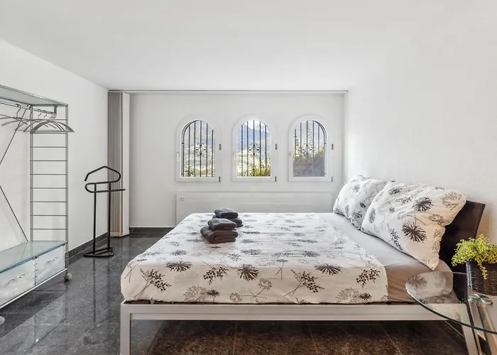 Felice Mit Pool By Interhome